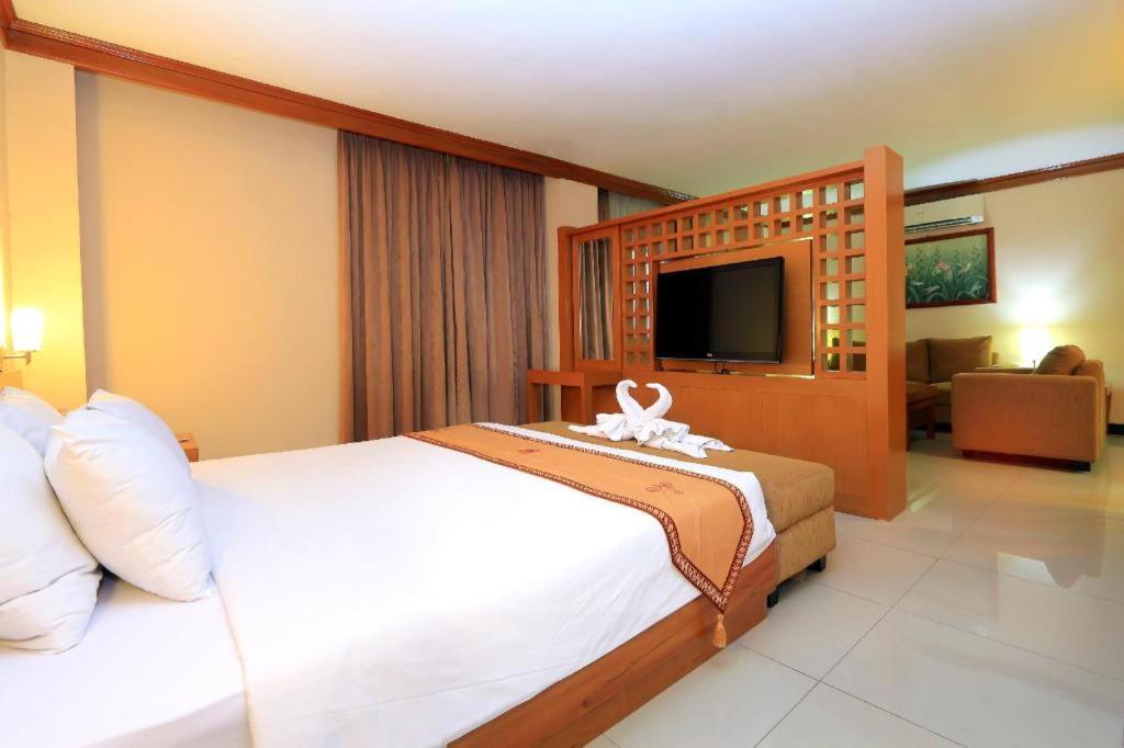 Patra Comfort Jakarta Exterior photo